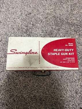Vintage Swingline Model 900 Heavy-Duty Staple Gun Kit with Original Metal Case